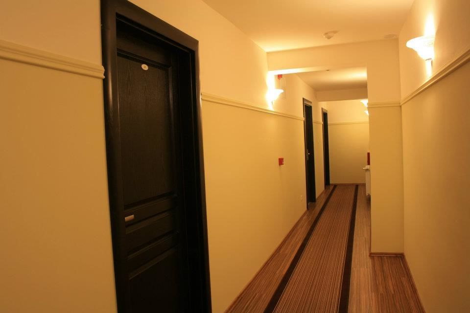 Отель Astoria Hotel & Restaurant Георгени-31
